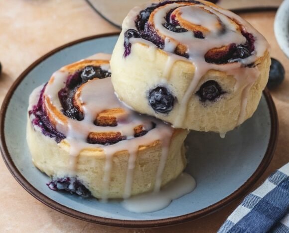 Blueberry cinnamon rolls